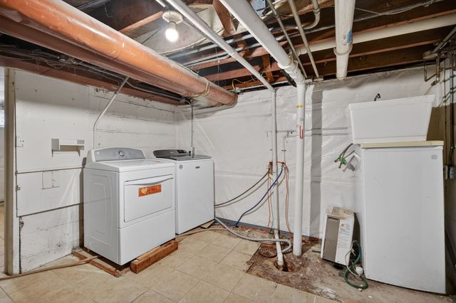 1328 Merle Hay Road, Des Moines, IA 50311