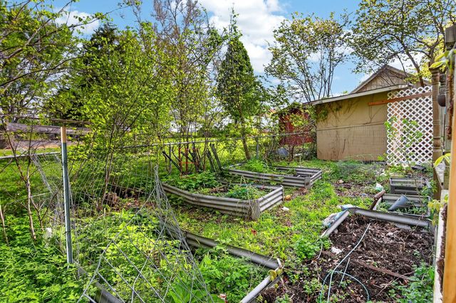 1328 Merle Hay Road, Des Moines, IA 50311