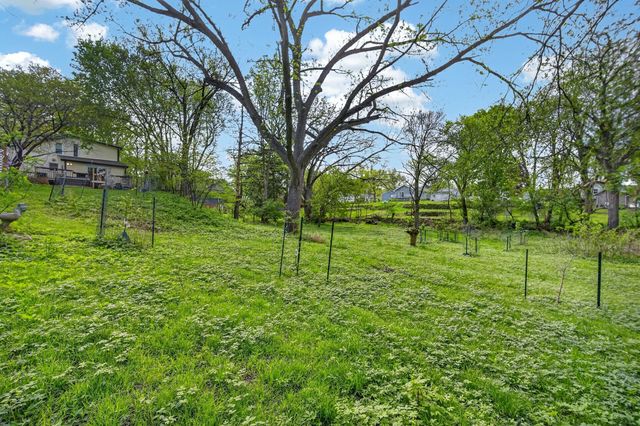 1328 Merle Hay Road, Des Moines, IA 50311