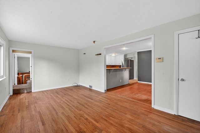 1328 Merle Hay Road, Des Moines, IA 50311