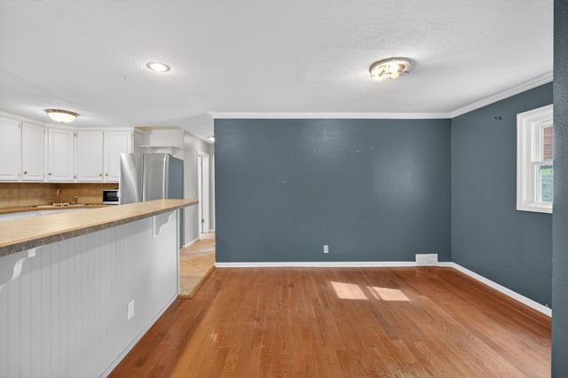1328 Merle Hay Road, Des Moines, IA 50311