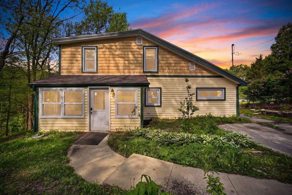 1328 Merle Hay Road, Des Moines, IA 50311
