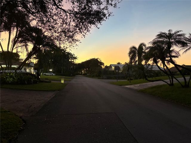 8265 SW 176th Ter, Palmetto Bay, FL 33157