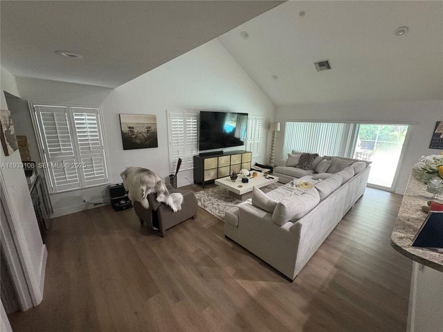 8265 SW 176th Ter, Palmetto Bay, FL 33157