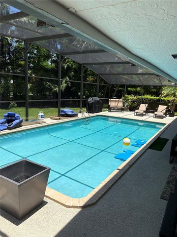 8265 SW 176th Ter, Palmetto Bay, FL 33157