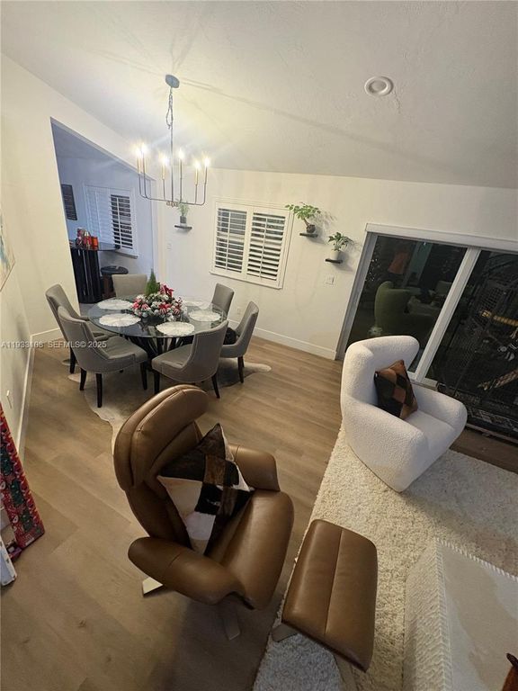 Image 17 of property listing at 8265 SW 176th Ter, Palmetto Bay, FL 33157