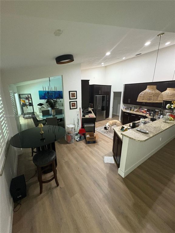 Image 5 of property listing at 8265 SW 176th Ter, Palmetto Bay, FL 33157