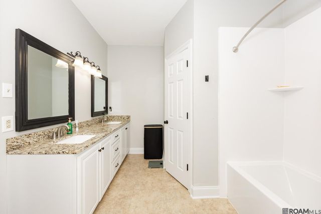 732 Elk Lake Dr, Baton Rouge, LA 70816