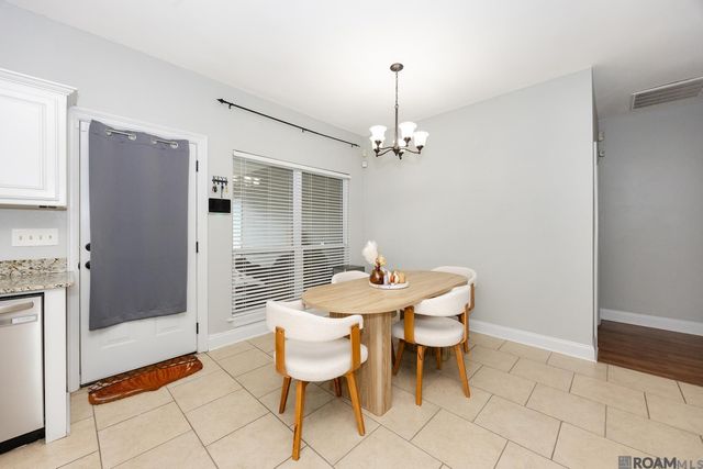 732 Elk Lake Dr, Baton Rouge, LA 70816