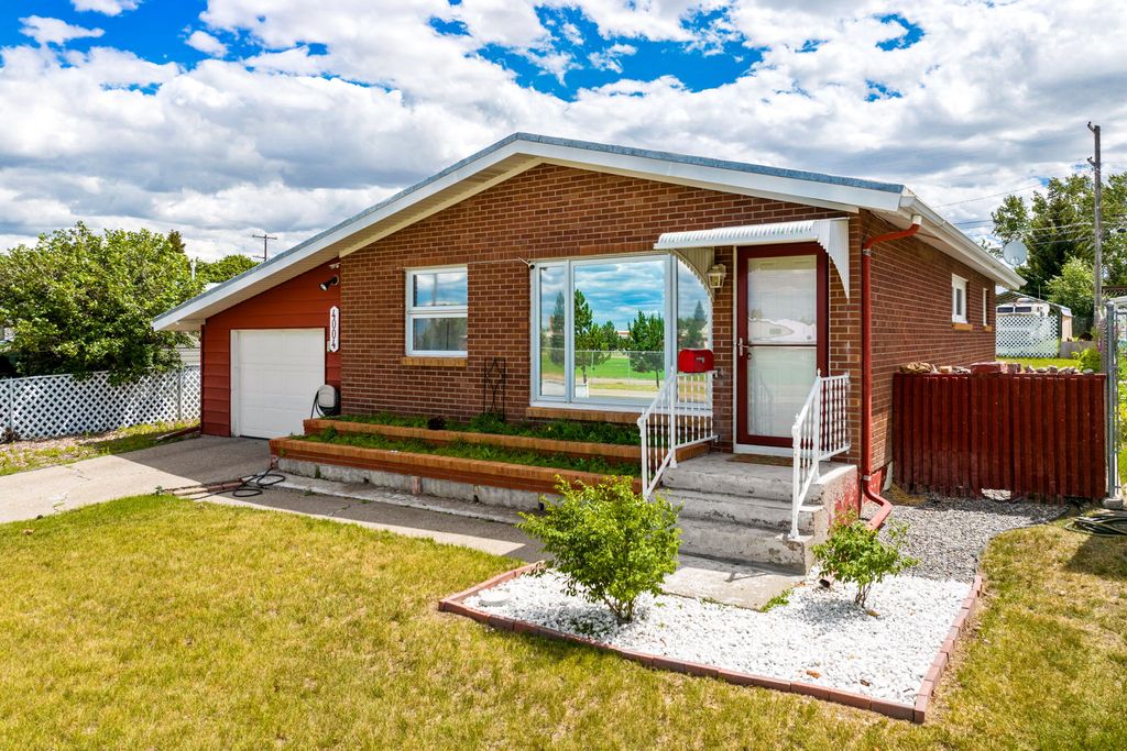 Image 1 of property listing at 4004 3rd Avenue S, Great Falls, MT 59405