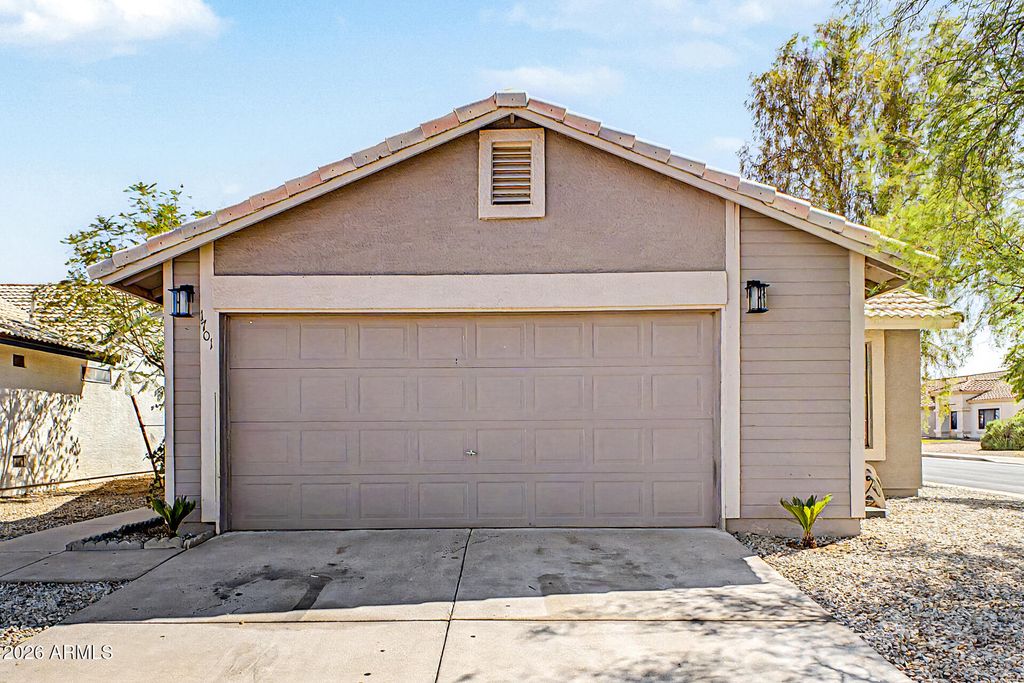 1701 E CARTER Road, Phoenix, AZ 85042 — photo 2