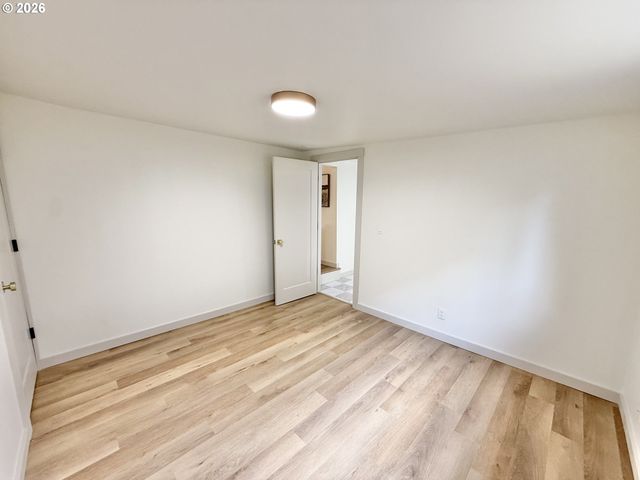 617 N GRANT St, Newberg, OR 97132