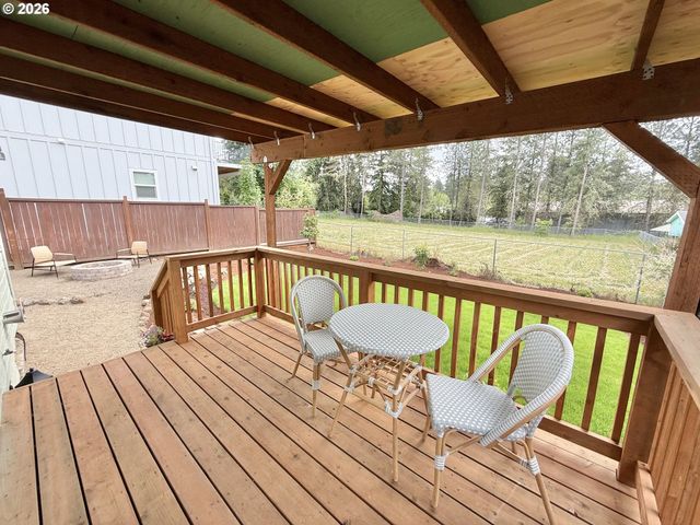 617 N GRANT St, Newberg, OR 97132