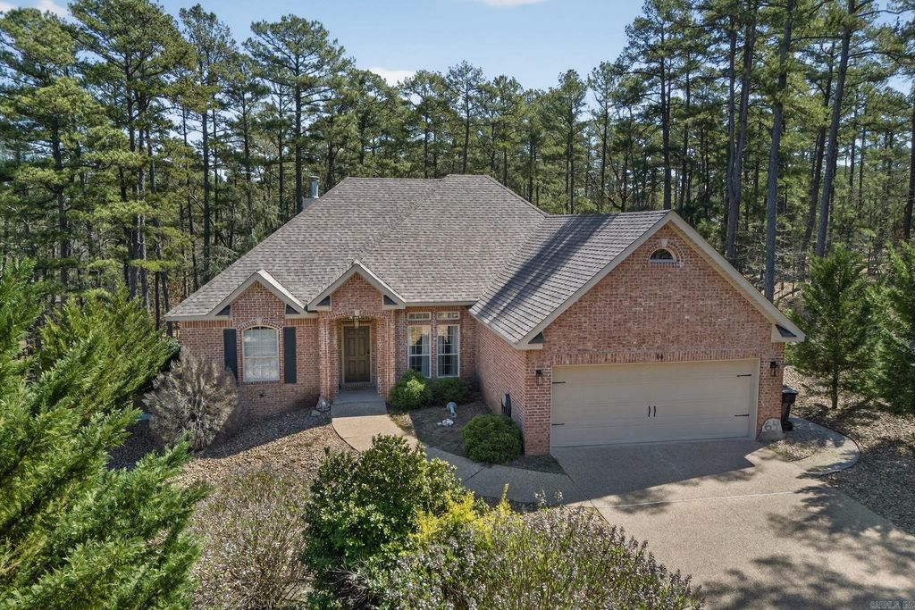 64 Cresta Way, Hot Springs Village, AR 71909