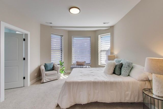 4938 S Vincennes Avenue, Chicago, IL 60615