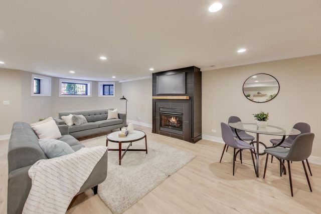 4938 S Vincennes Avenue, Chicago, IL 60615