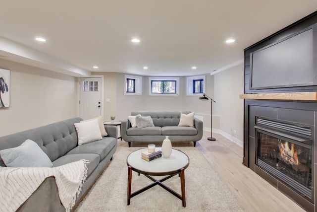 4938 S Vincennes Avenue, Chicago, IL 60615