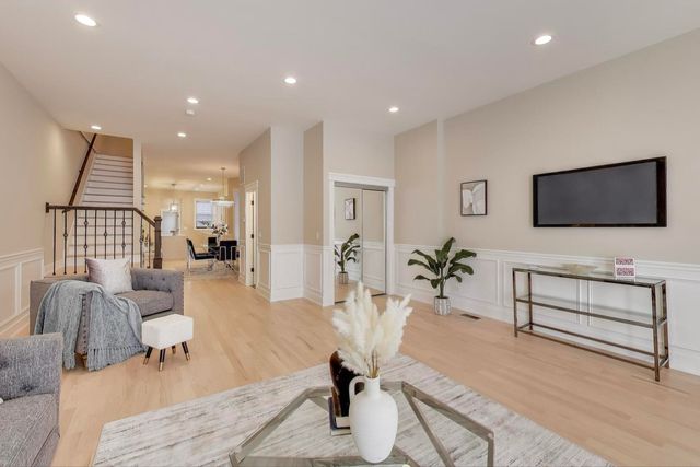 4938 S Vincennes Avenue, Chicago, IL 60615