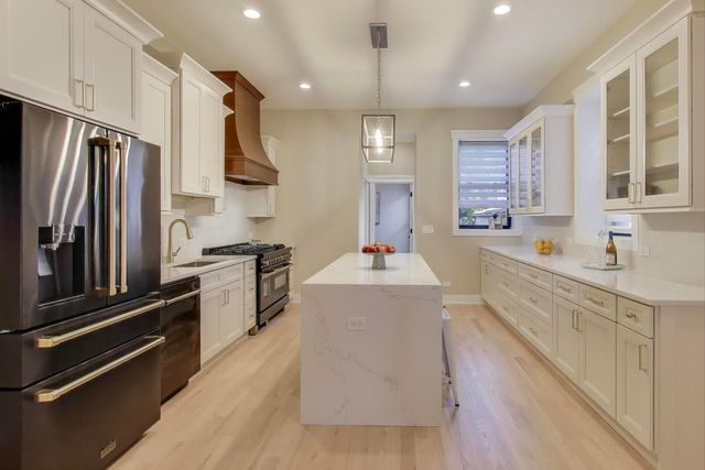 4938 S Vincennes Avenue, Chicago, IL 60615