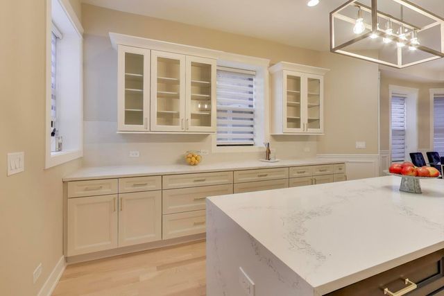 4938 S Vincennes Avenue, Chicago, IL 60615