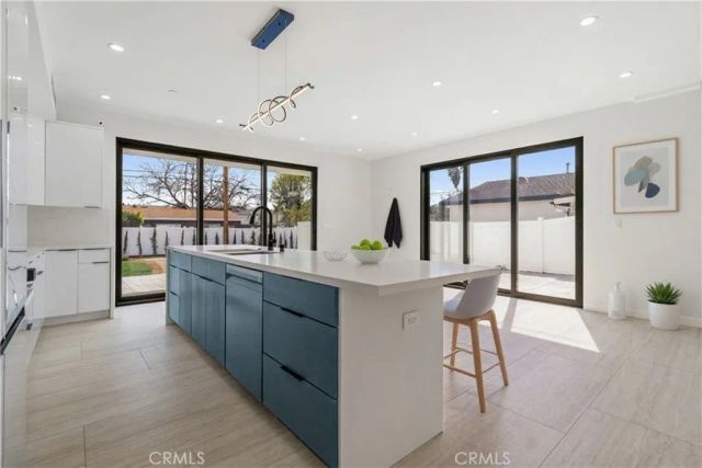 6830 N Lubao Avenue, Winnetka, CA 91306