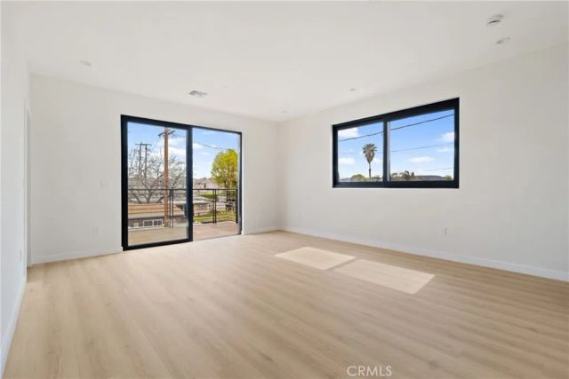 6830 N Lubao Avenue, Winnetka, CA 91306