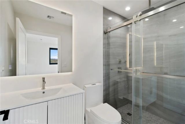6830 N Lubao Avenue, Winnetka, CA 91306