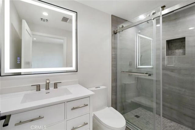 6830 N Lubao Avenue, Winnetka, CA 91306