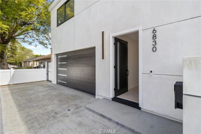 6830 N Lubao Avenue, Winnetka, CA 91306