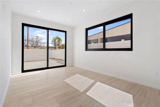 6830 N Lubao Avenue, Winnetka, CA 91306