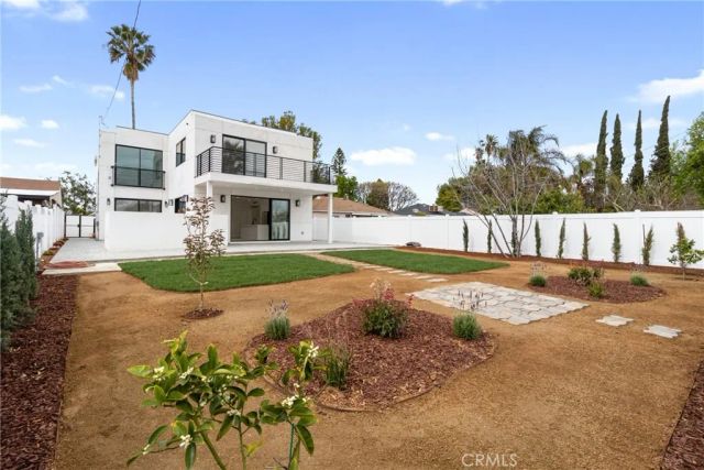 6830 N Lubao Avenue, Winnetka, CA 91306