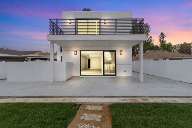 6830 N Lubao Avenue, Winnetka, CA 91306