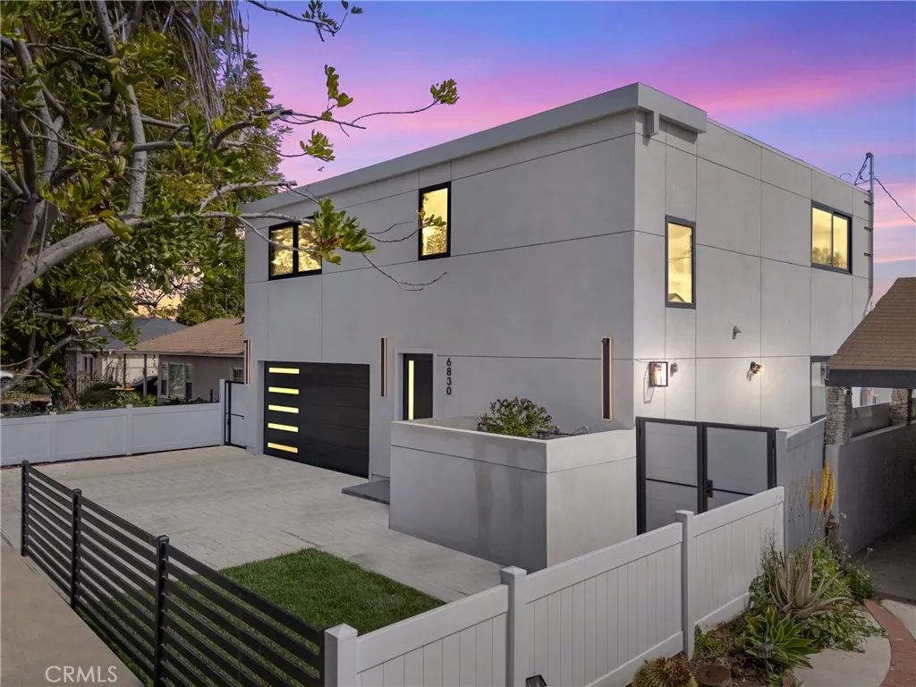 6830 N Lubao Avenue, Winnetka, CA 91306