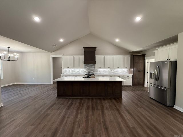 28 Darro Way, Hot Springs Village, AR 71909