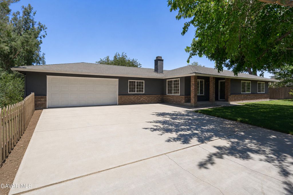 10755 E Ave R 10, Littlerock, CA 93543