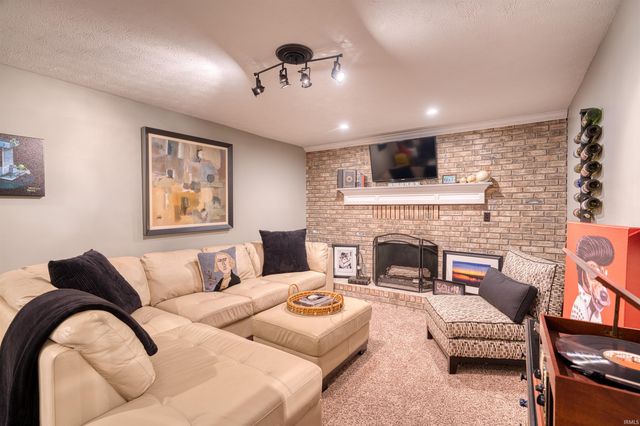 4354 N FORD Road, Mount Vernon, IN 47620