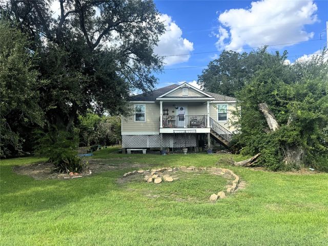 104 Macarthur Street, Baytown, TX 77520