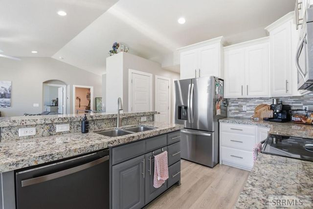 2784 N Sable Chase Road, Idaho Falls, ID 83401