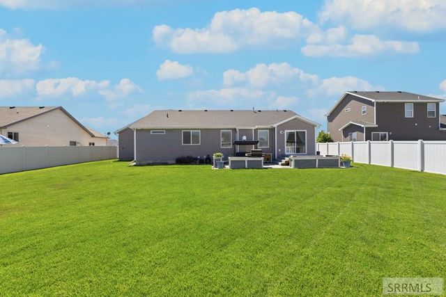 2784 N Sable Chase Road, Idaho Falls, ID 83401