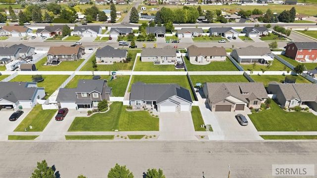 2784 N Sable Chase Road, Idaho Falls, ID 83401