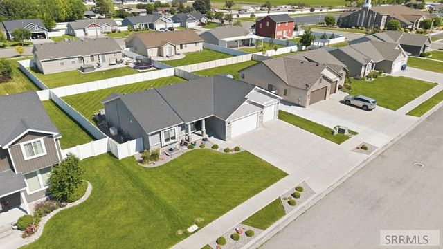 2784 N Sable Chase Road, Idaho Falls, ID 83401