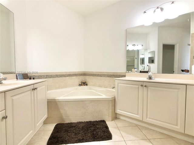 8698 NW 109th Ct 8698, Doral, FL 33178