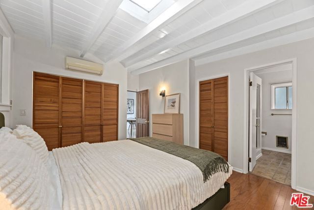 8135 Willow Glen Road, Los Angeles, CA 90046