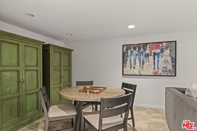 8135 Willow Glen Road, Los Angeles, CA 90046