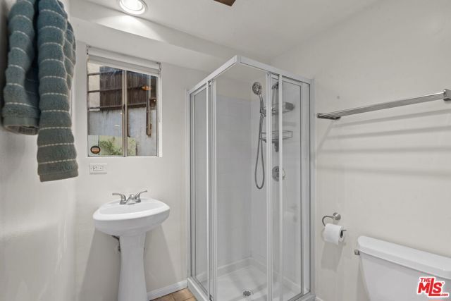 8135 Willow Glen Road, Los Angeles, CA 90046