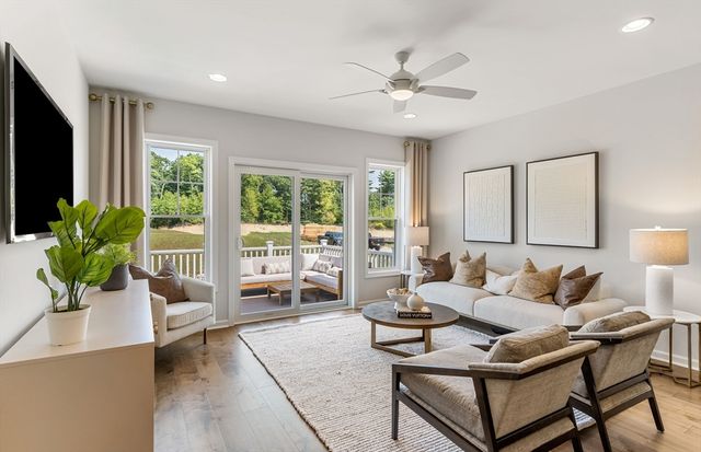 8 Weathervane Drive 19, Walpole, MA 02081