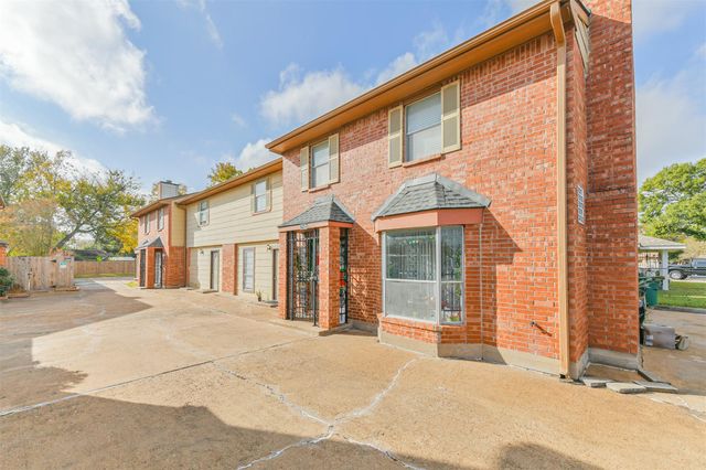 9217 Carousel Lane, Houston, TX 77080