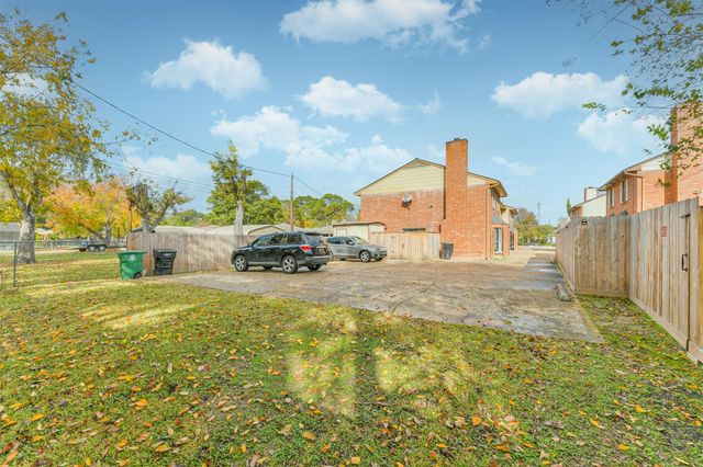 9217 Carousel Lane, Houston, TX 77080