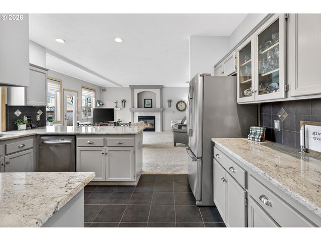 14445 CAMBRIA Ter, Oregon City, OR 97045