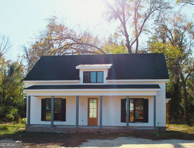 132 Woods Avenue, Portal, GA 30450